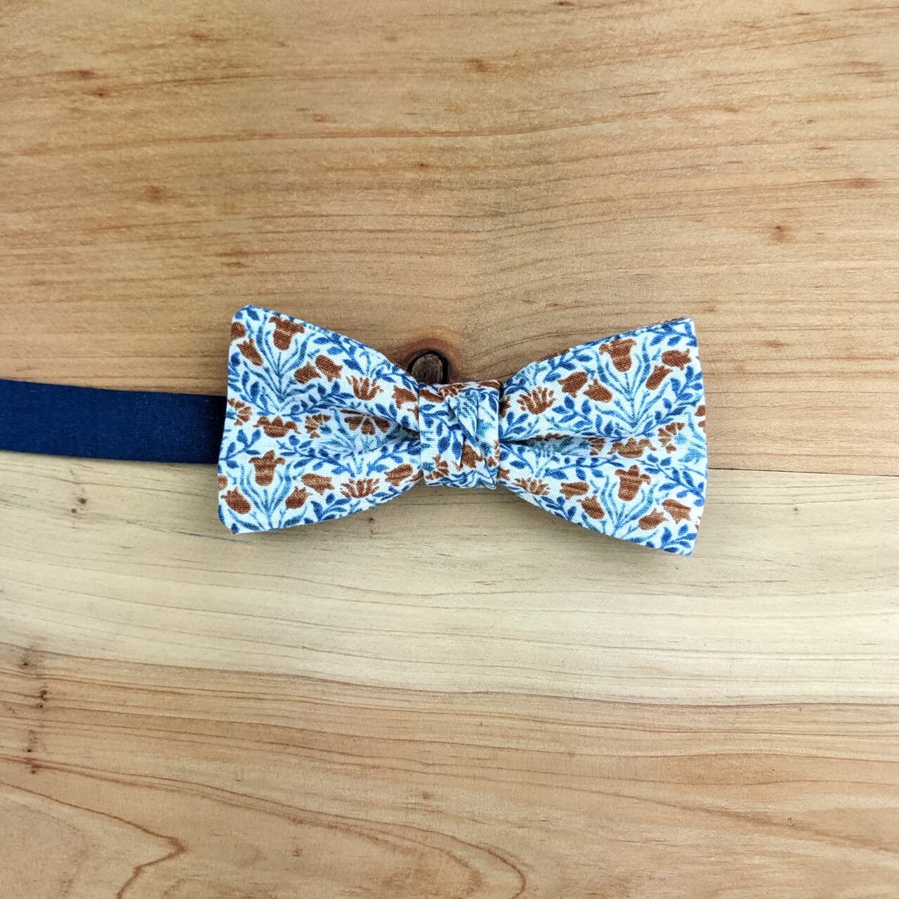 Handmade Men's Bow Tie in William Morris Print