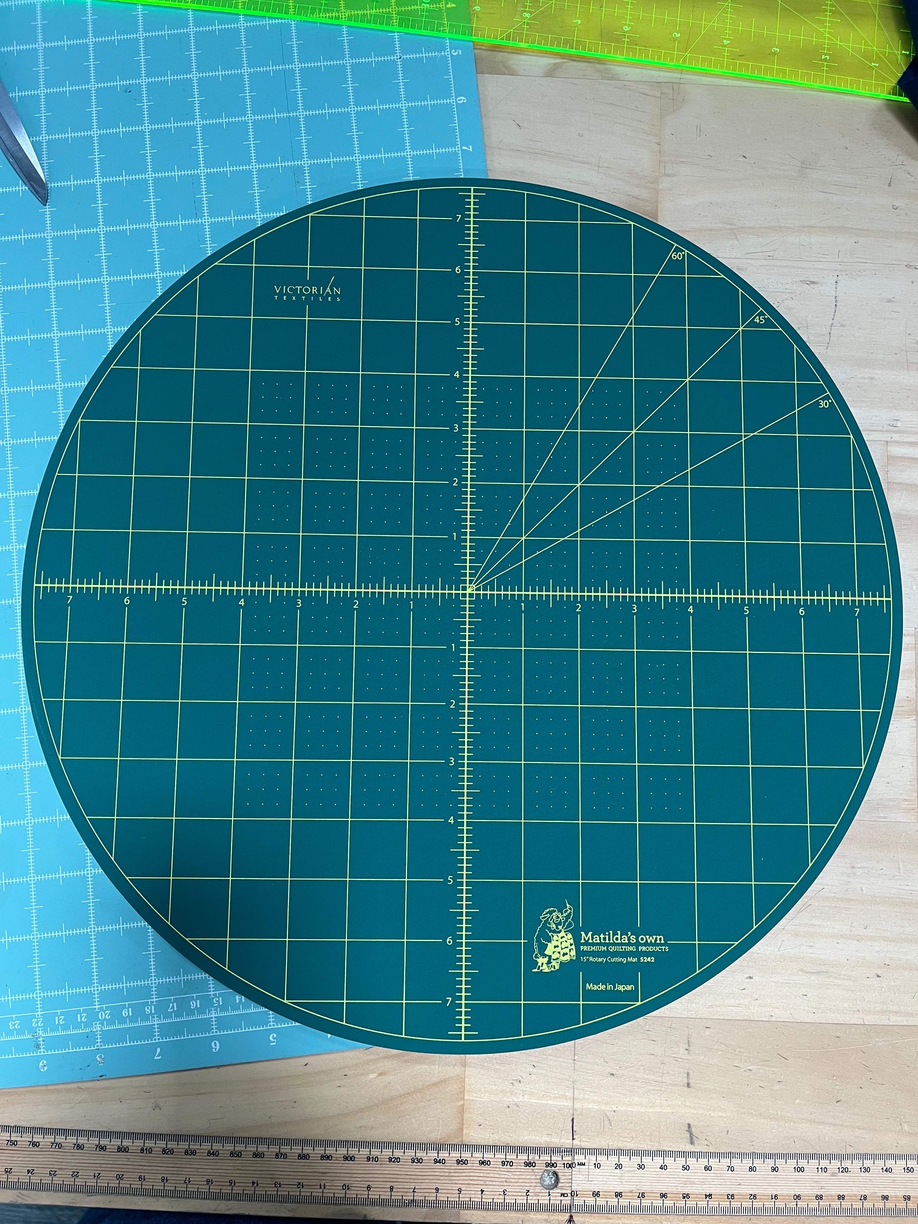 Matilda’s Own 15” Rotating Cutting Mats